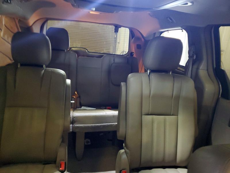 2016 Chrysler Town & Country Touring l