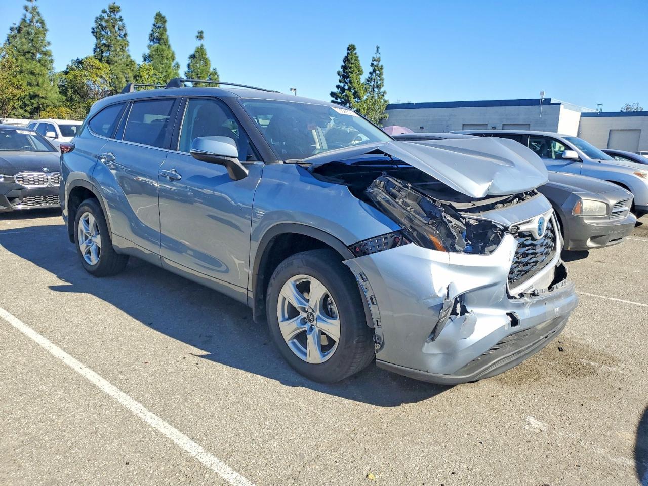 2024 Toyota Highlander Hybrid le