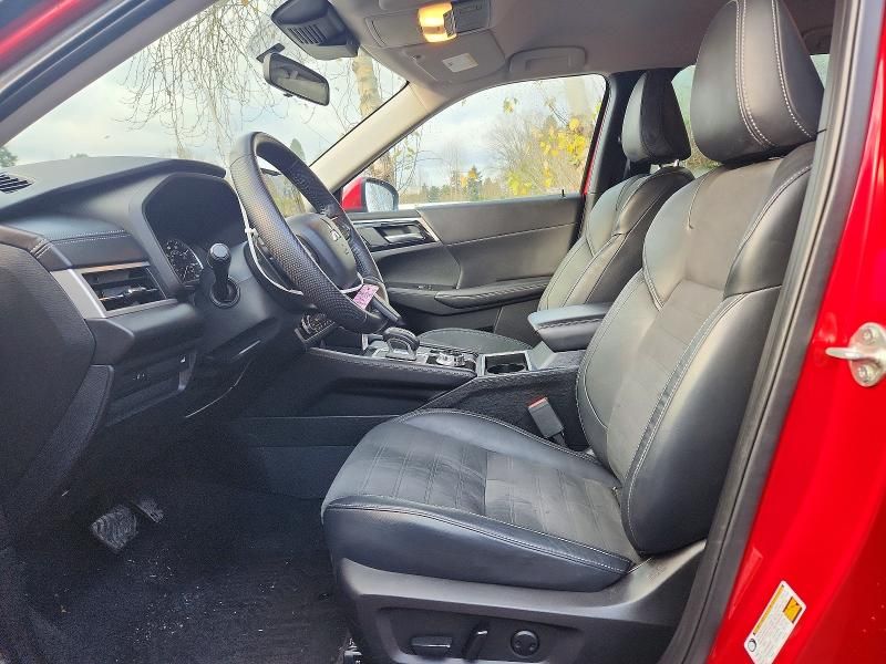 2023 Mitsubishi Outlander se