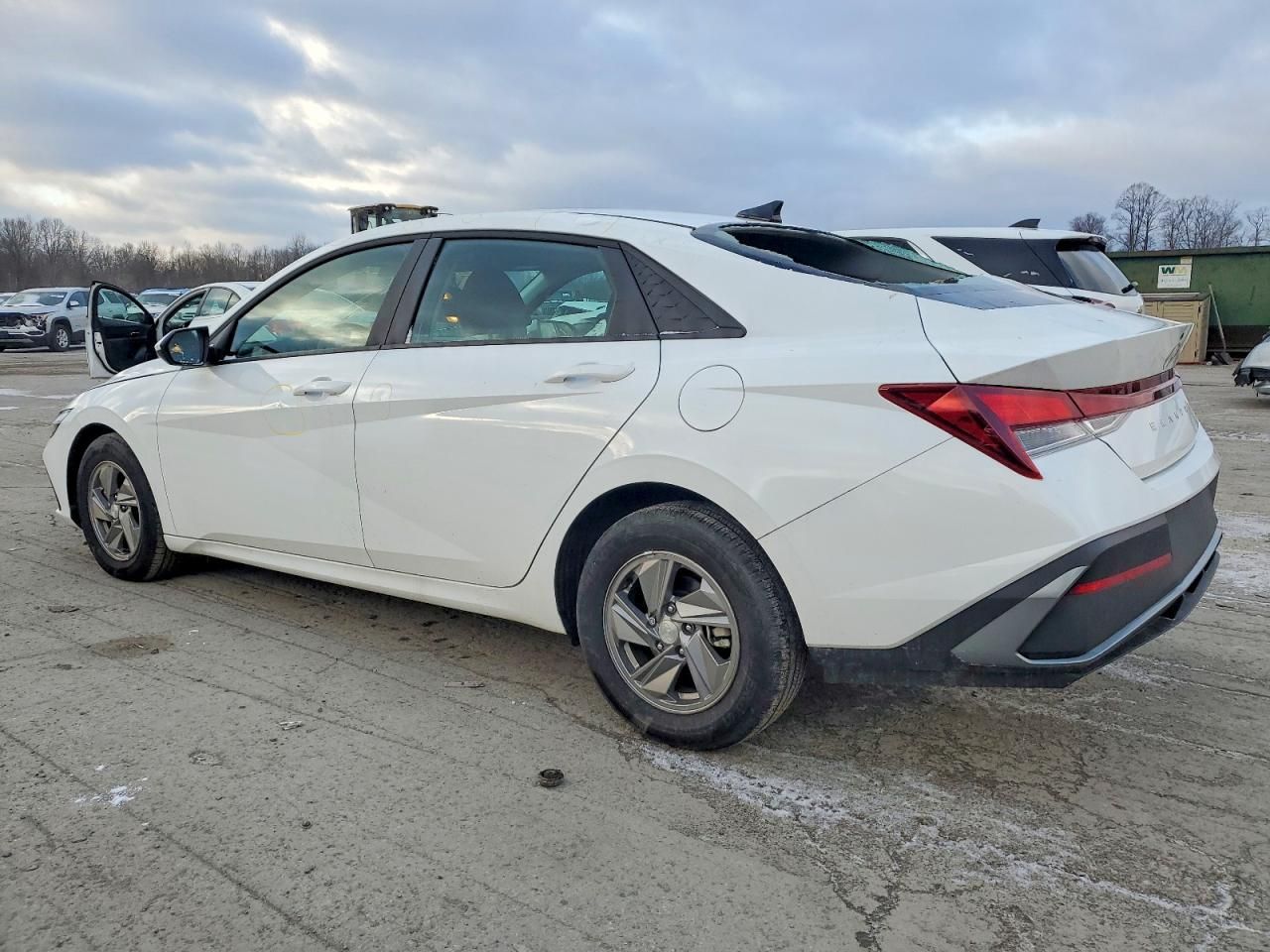 2025 Hyundai Elantra se