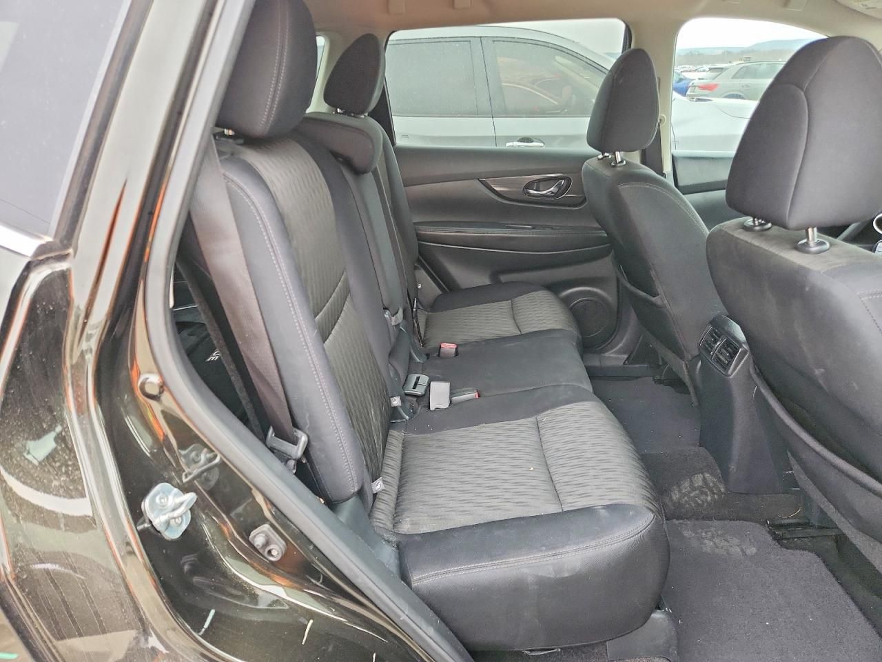 2017 Nissan Rogue sv