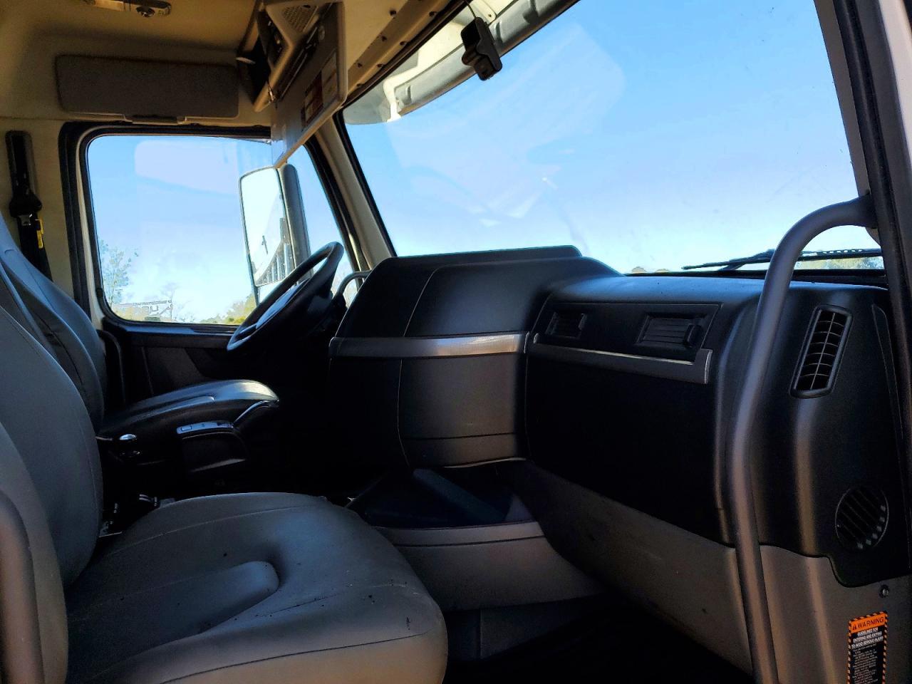 2019 Volvo VHD Dump Truck