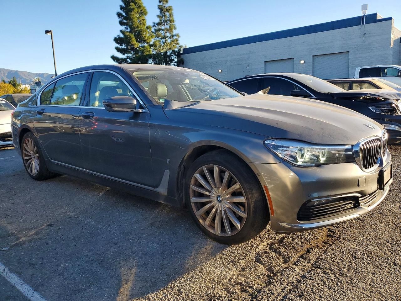2018 BMW 740 xe