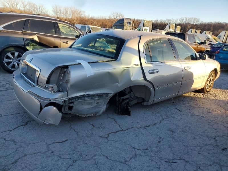 2007 Lincoln Town car Signature Limited
