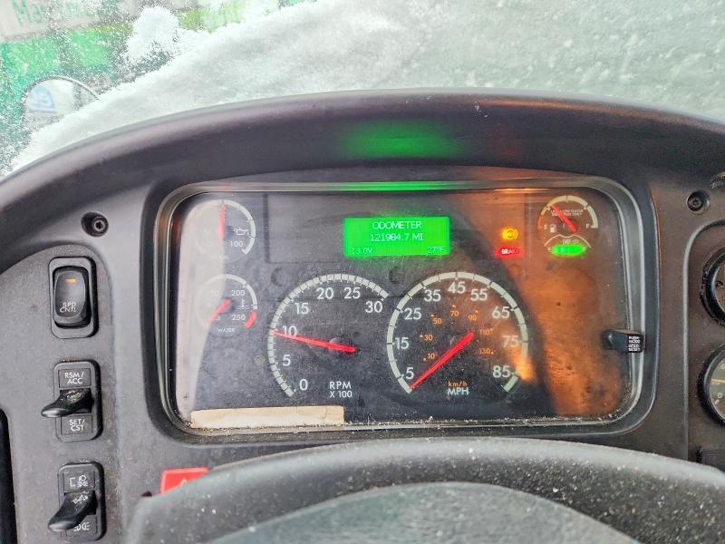 2017 Freightliner Business Class M2 BOX Truck