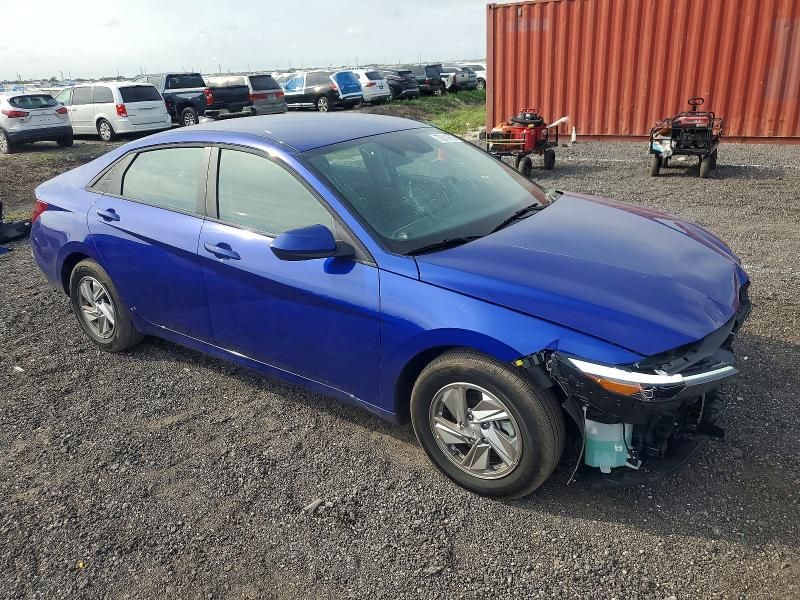 2025 Hyundai Elantra se