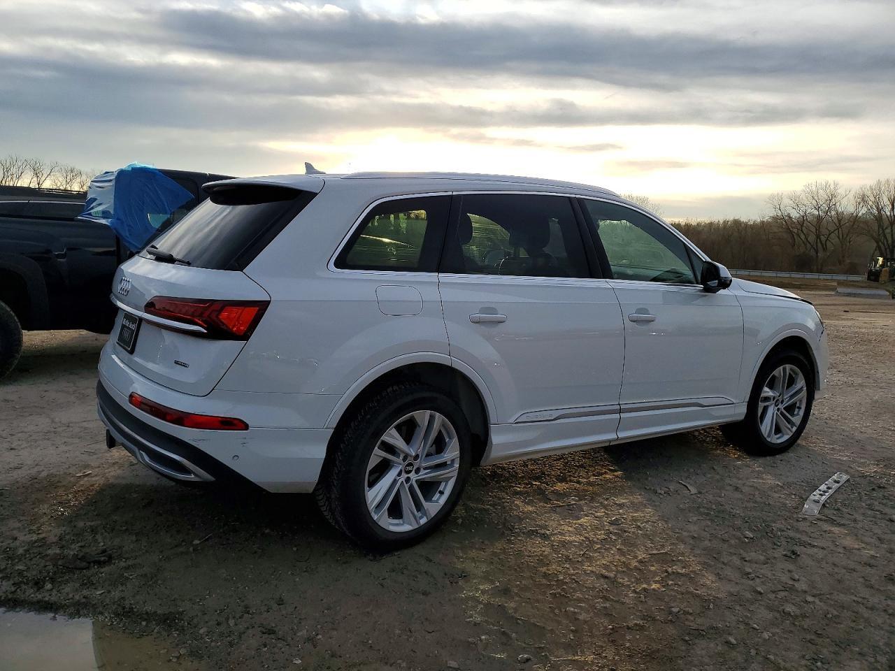2021 Audi Q7 Premium Plus