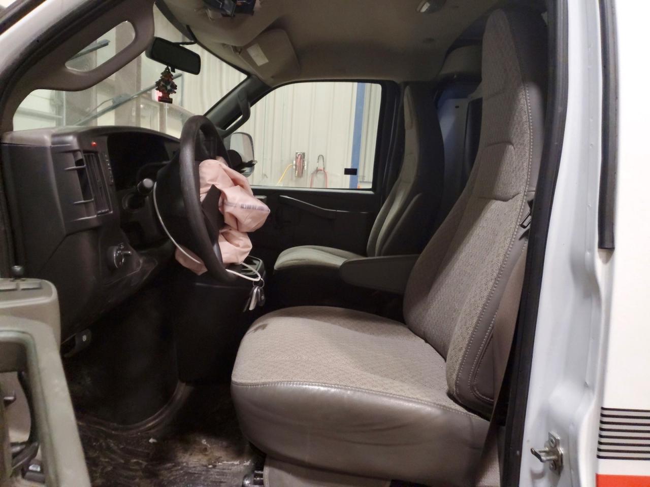 2024 Chevrolet Express 2500 Utility / Service Van