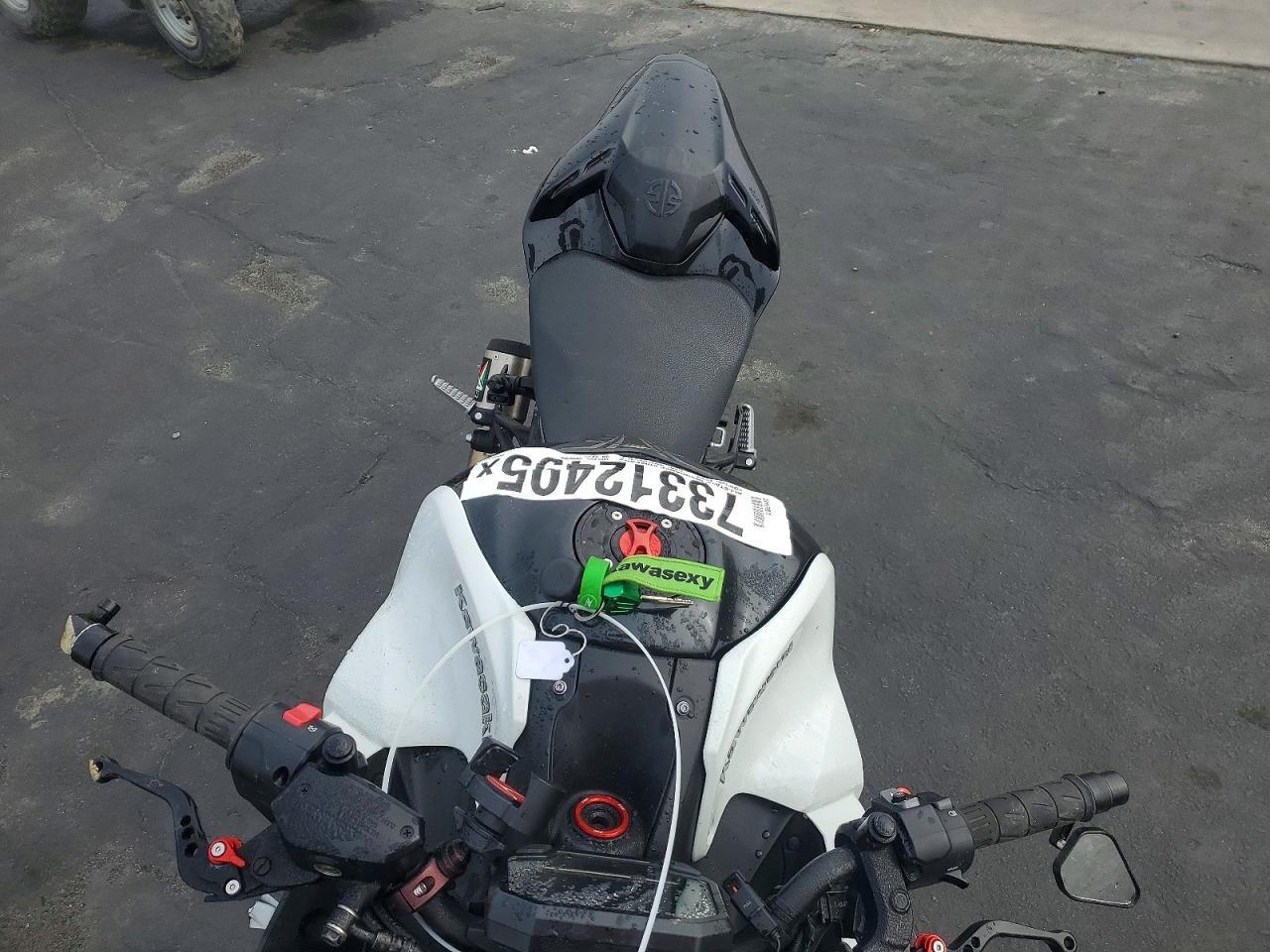 2022 Kawasaki ZR900