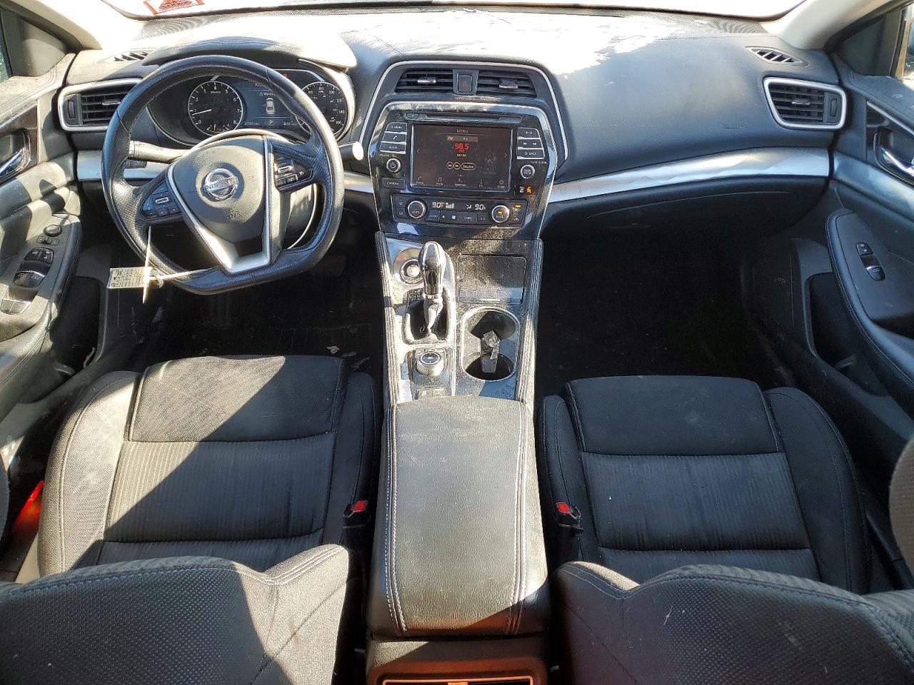 2019 Nissan Maxima s
