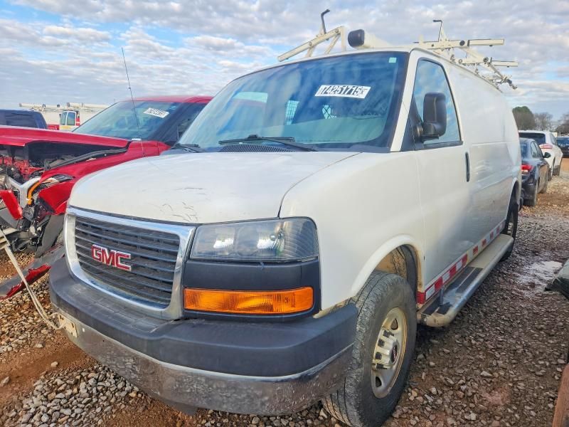 2015 GMC Savana G2500 Utility / Service Van