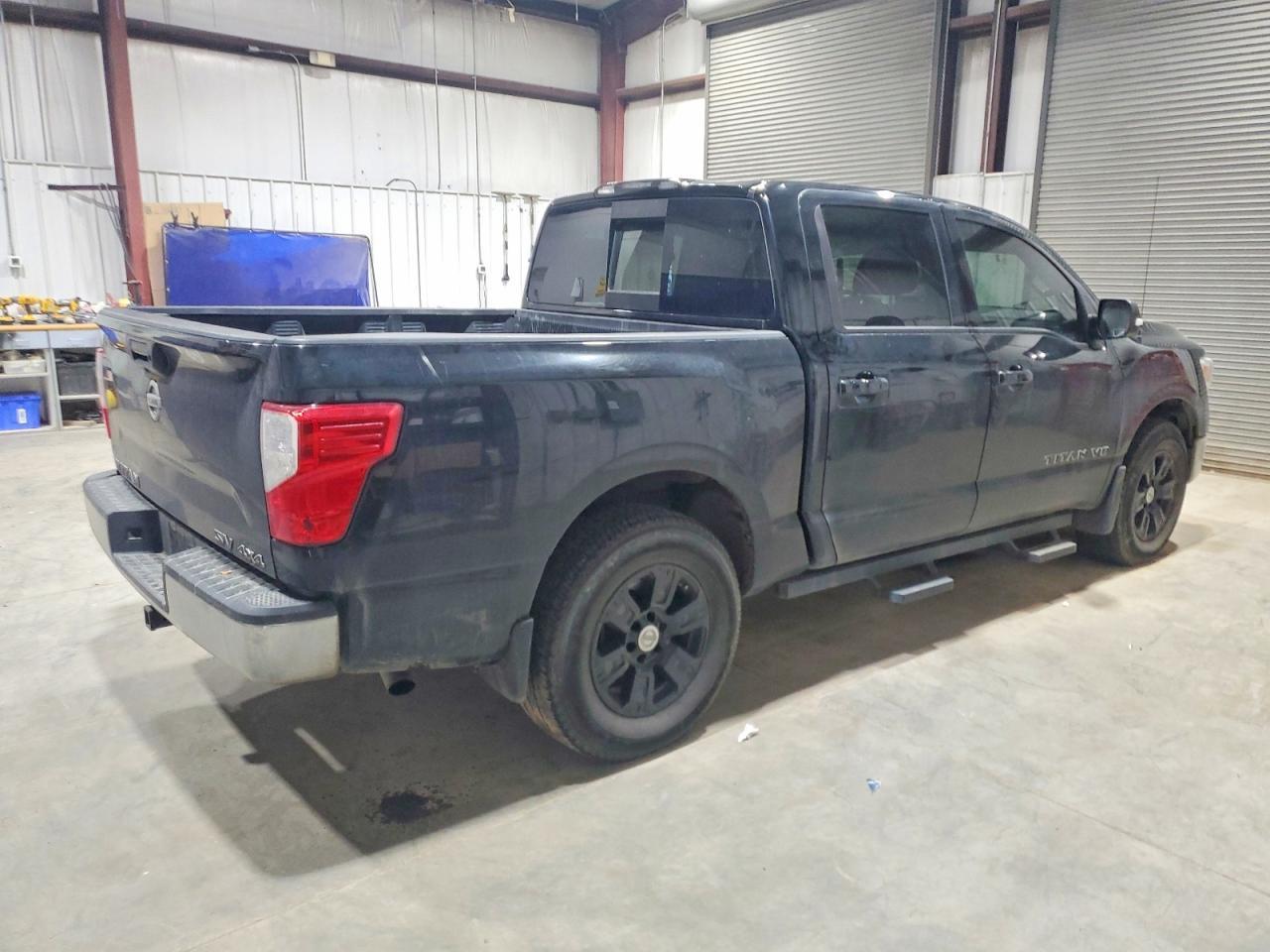 2018 Niss Titan s