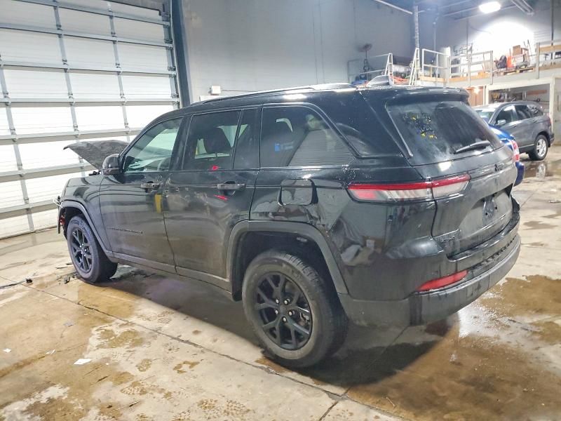 2025 Jeep Grand Cherokee Laredo