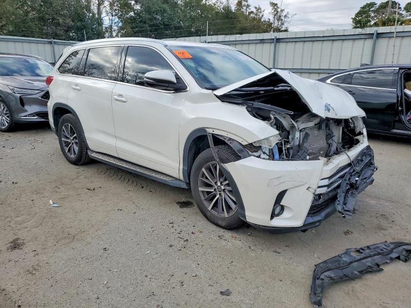 2018 Toyota Highlander se
