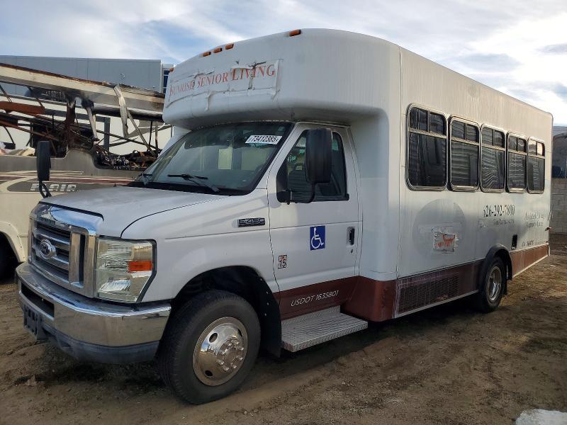 2015 Ford E450 Shuttle Bus
