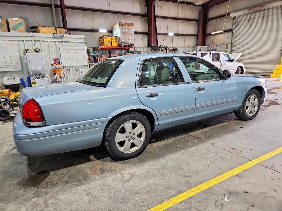 2011 Ford Crown Victoria lx
