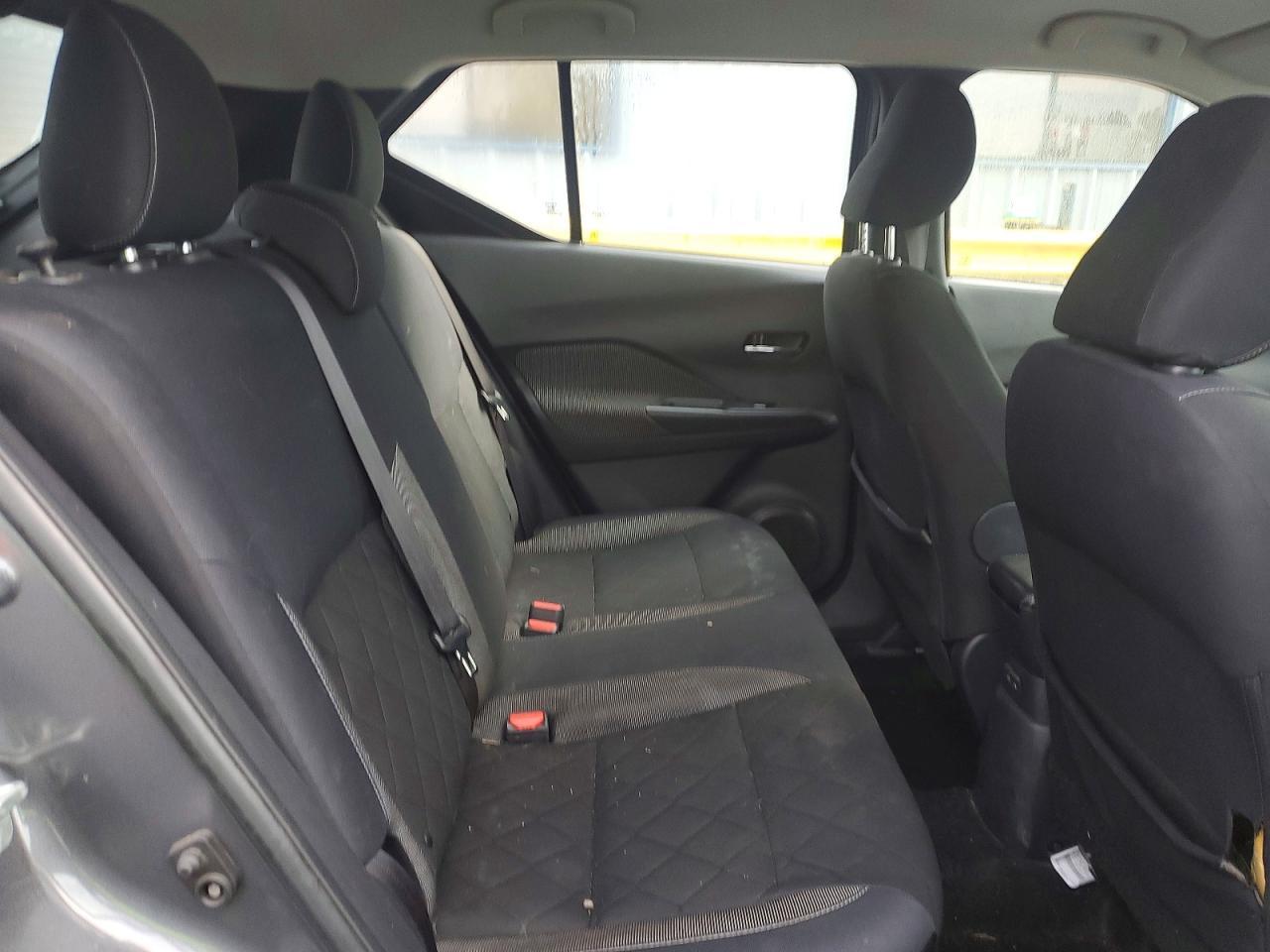 2019 Nissan Kicks s