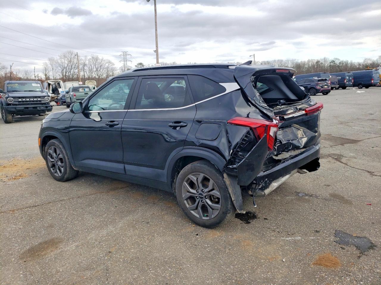 2024 KIA Seltos s