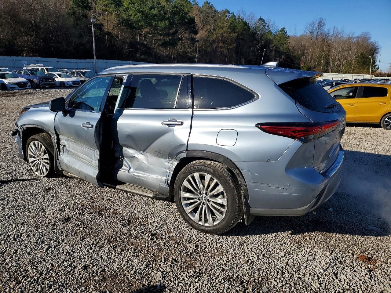 2023 Toyota Highlander l