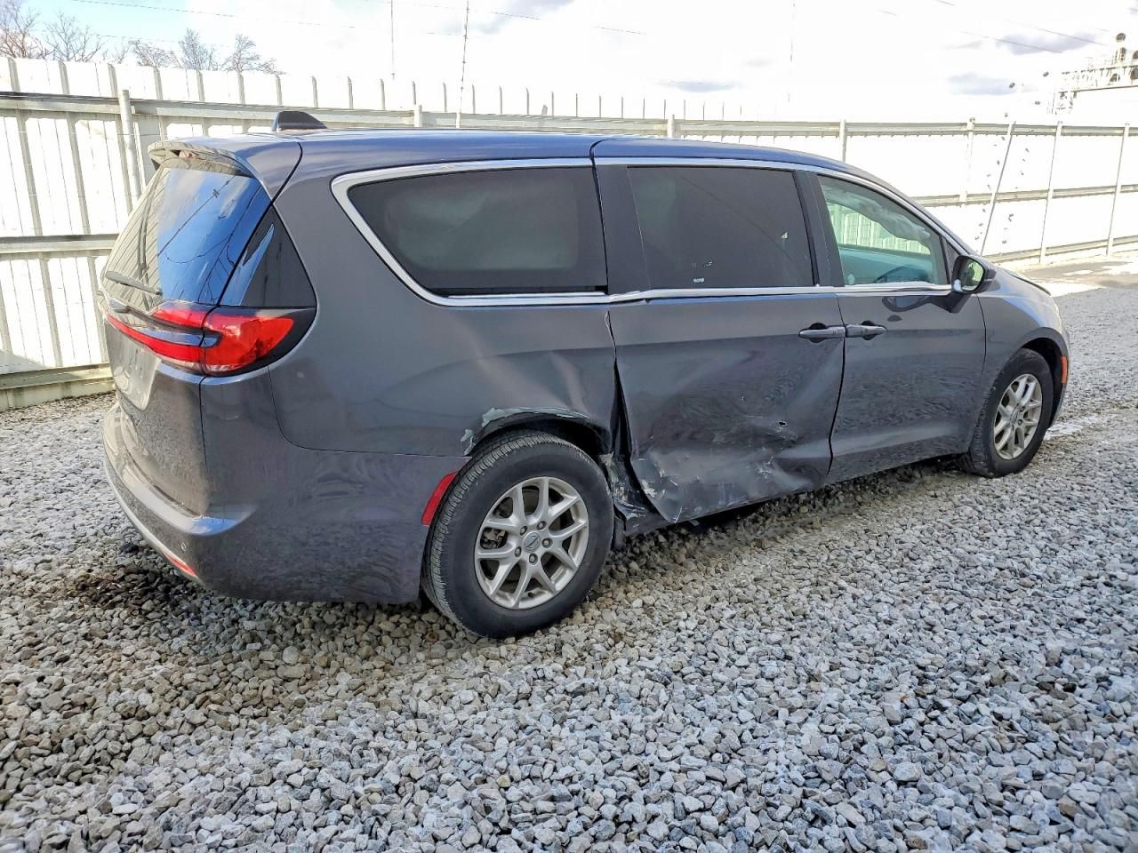 2023 Chrysler Pacifica Touring l