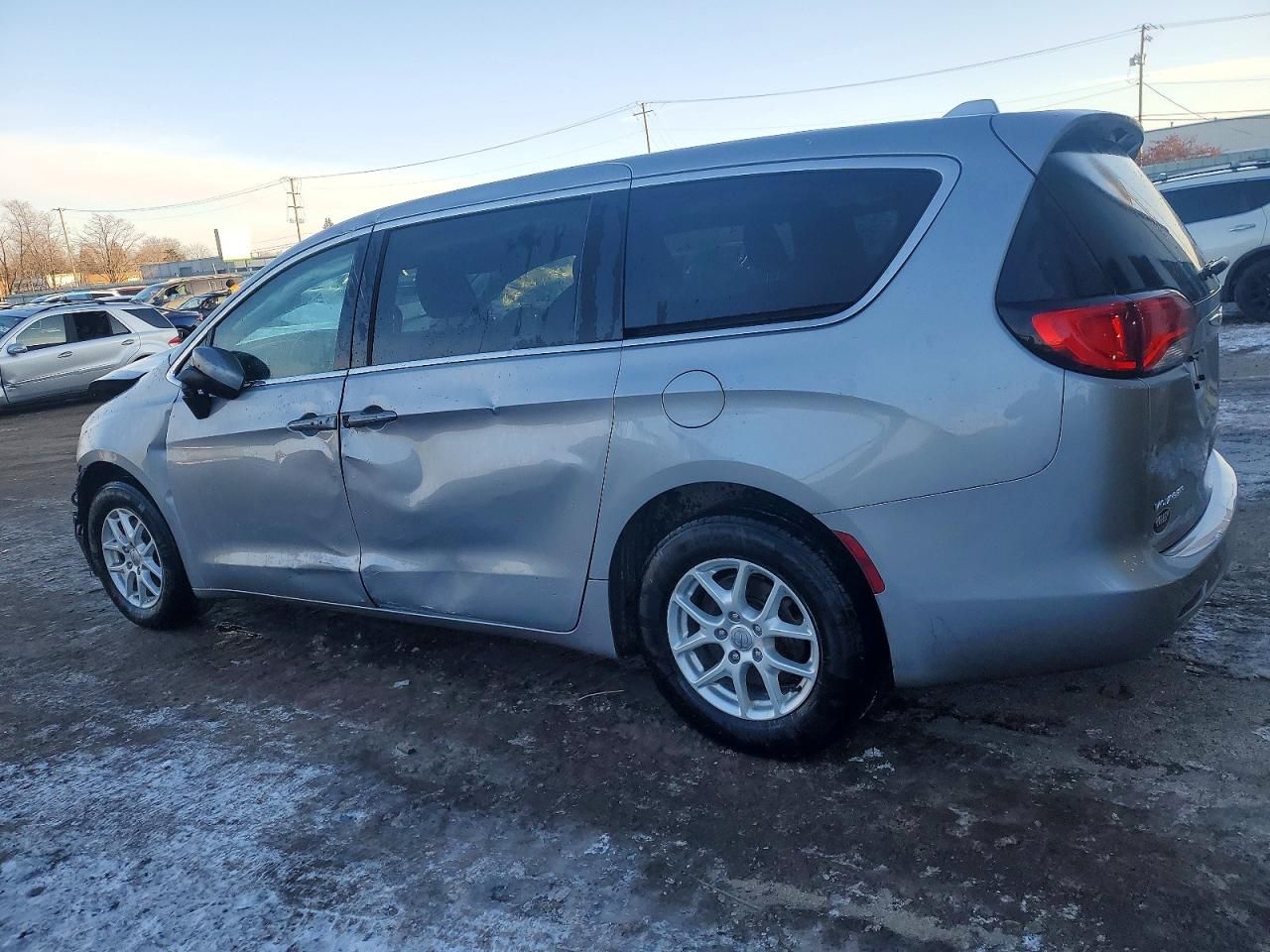 2020 Chrysler Voyager lx