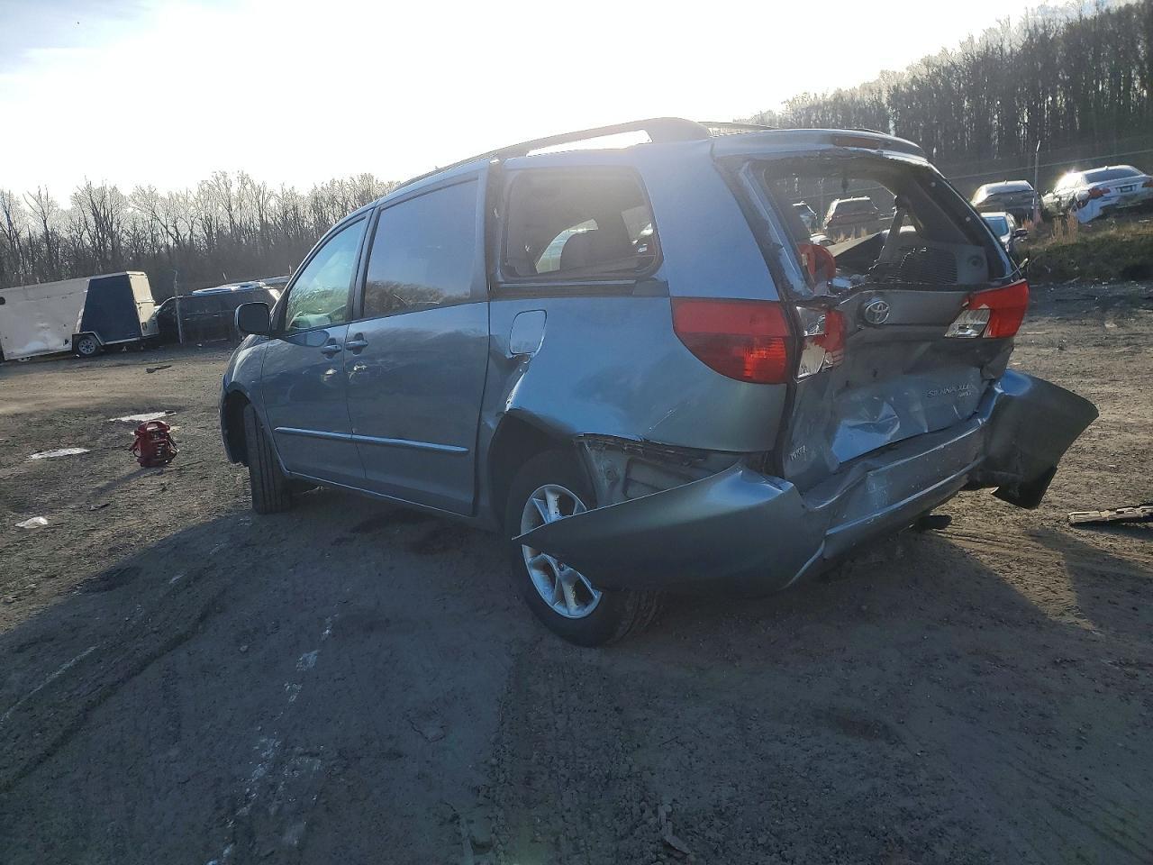 2004 Toyota Sienna xle