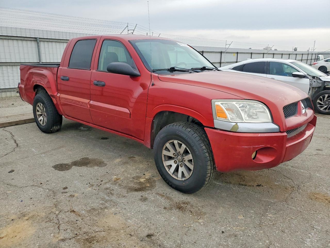 2009 Mitsubishi Raider LS