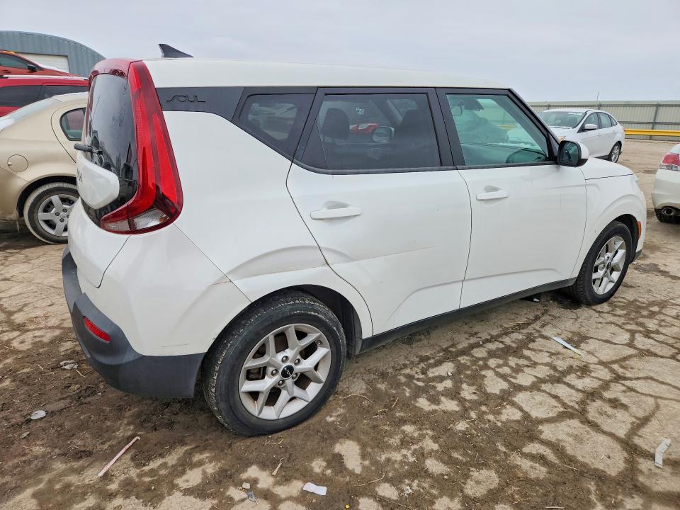 2022 KIA Soul lx