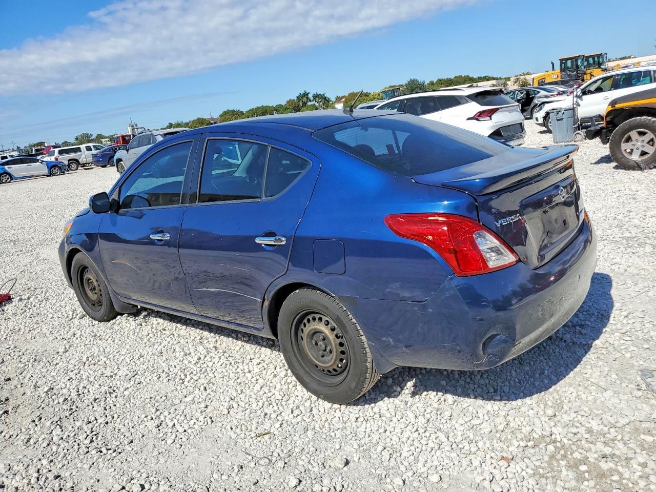 2014 Nissan Versa s