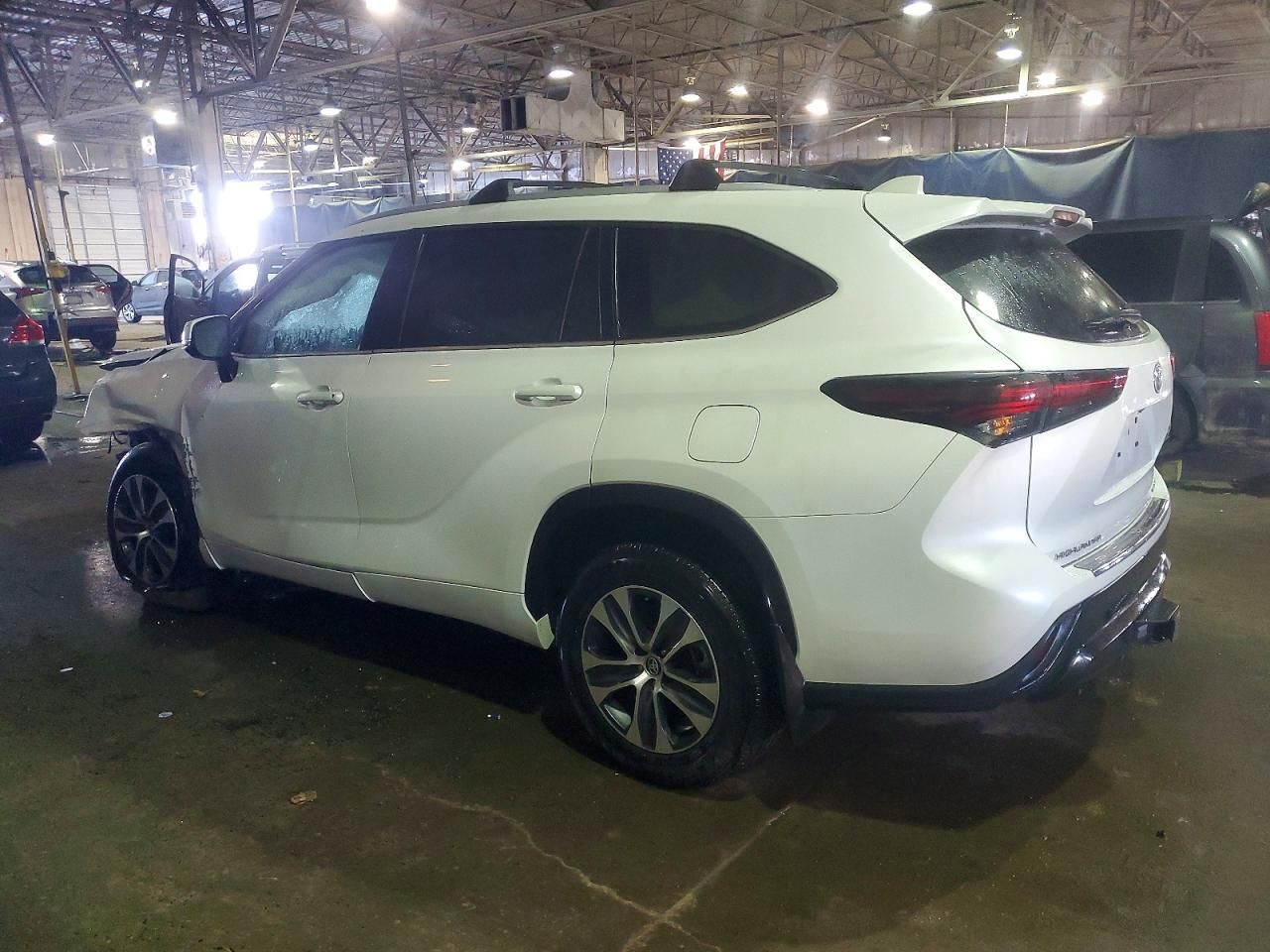 2024 Toyota Highlander le