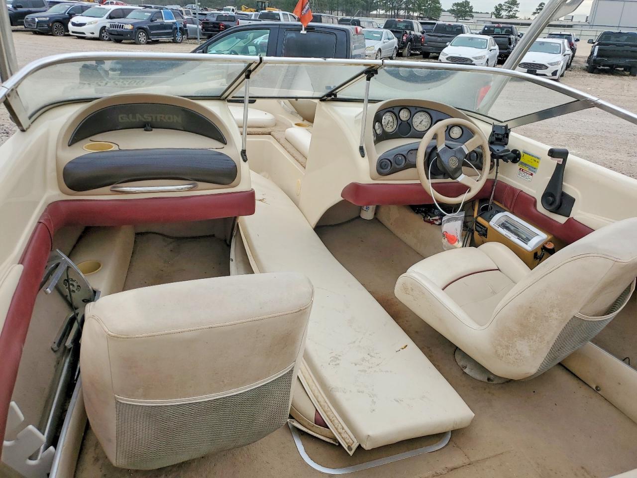 1999 Glastron Boat