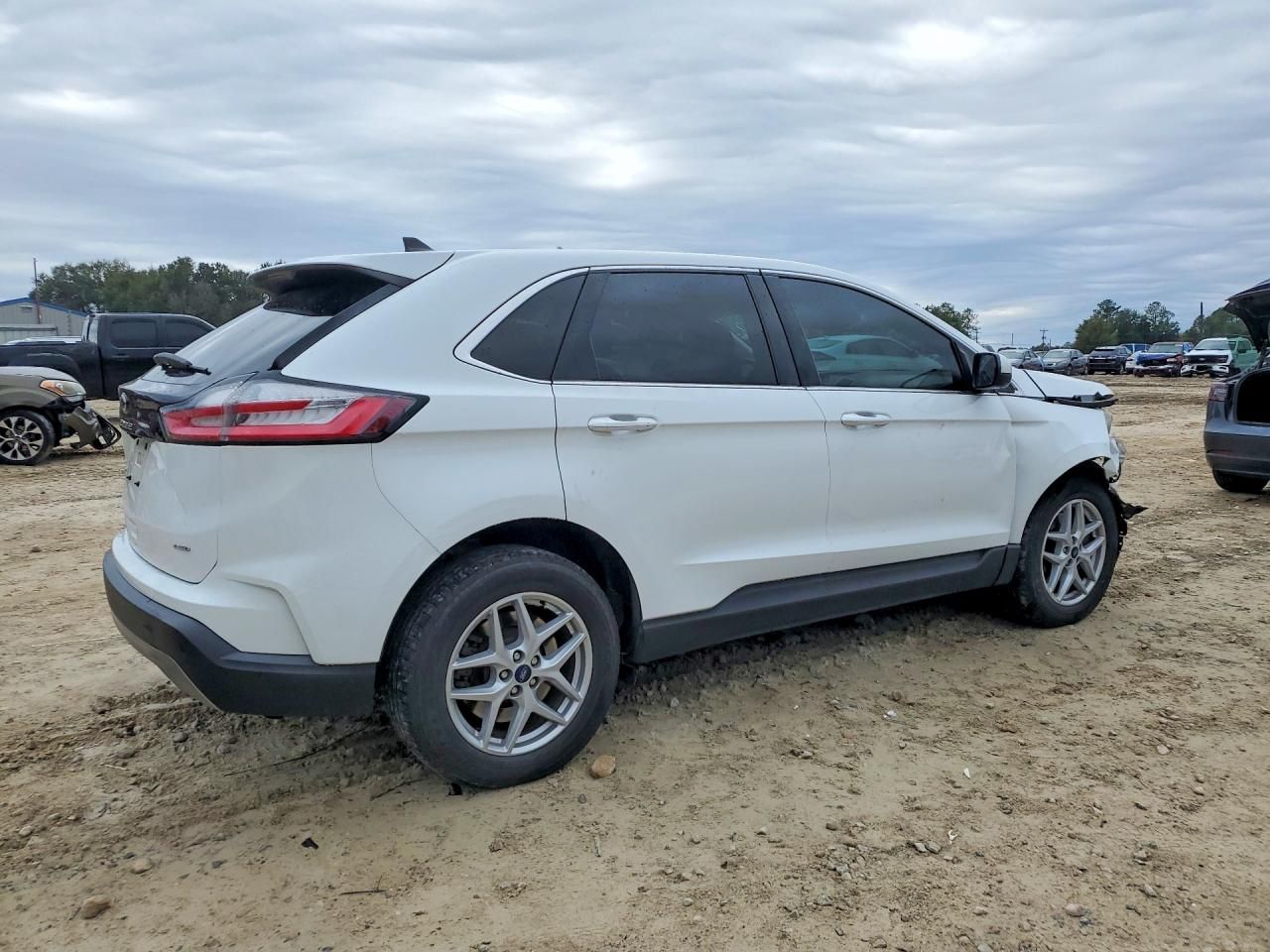 2022 Ford Edge sel