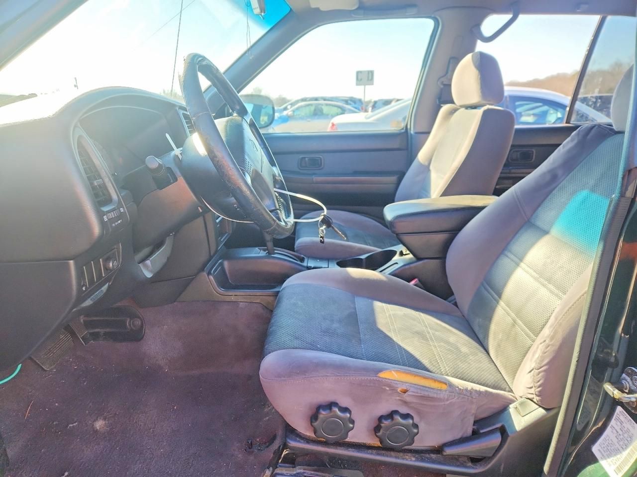 2001 Nissan Pathfinder le