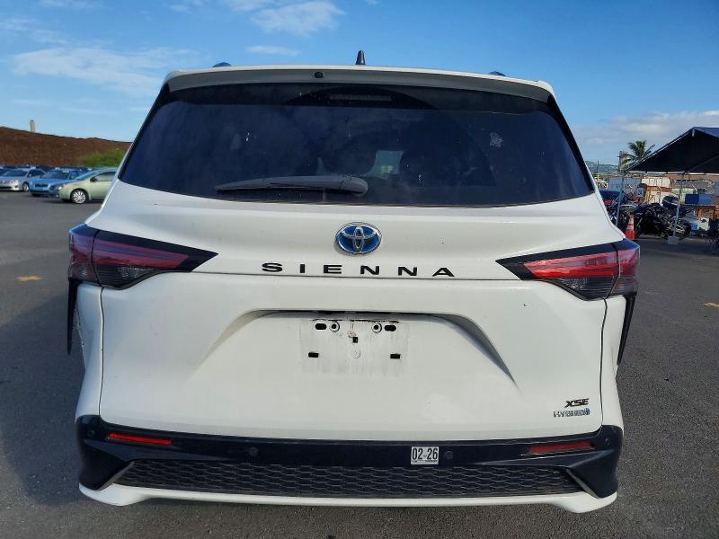 2024 Toyota Sienna xse