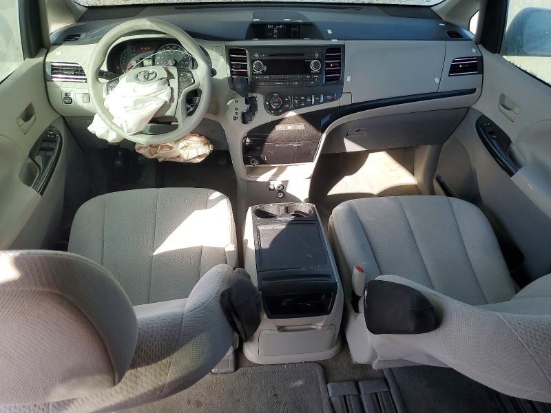2014 Toyota Sienna le
