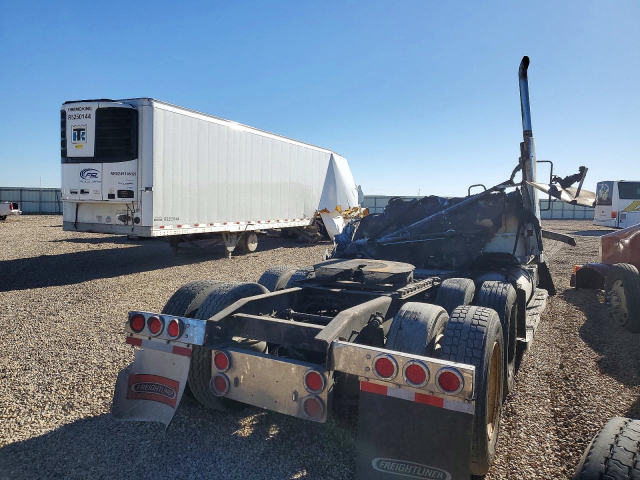 2010 Freightliner Coronado Semi Truck