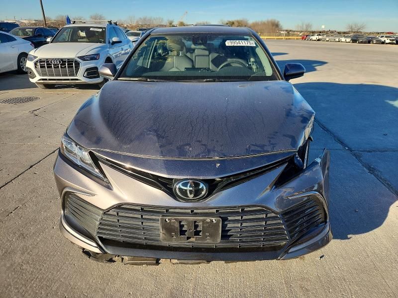 2021 Toyota Camry le
