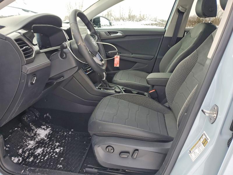 2025 Volkswagen Taos se Black
