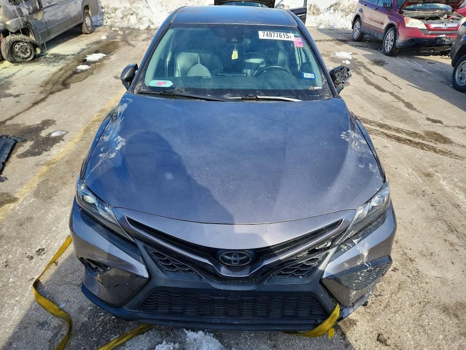 2022 Toyota Camry se