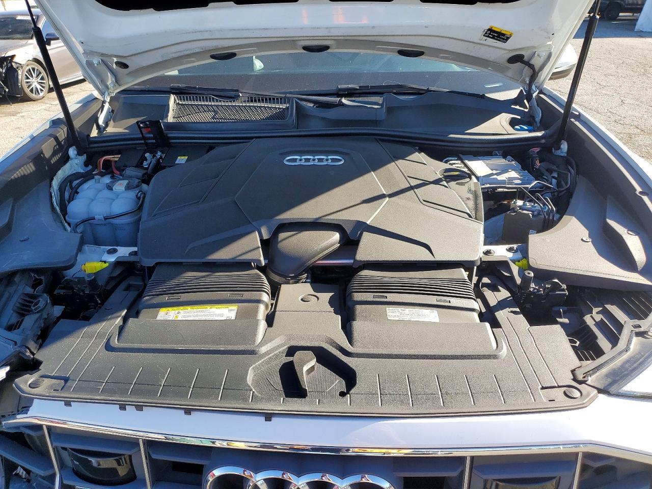 2020 Audi Q8 Premium Plus