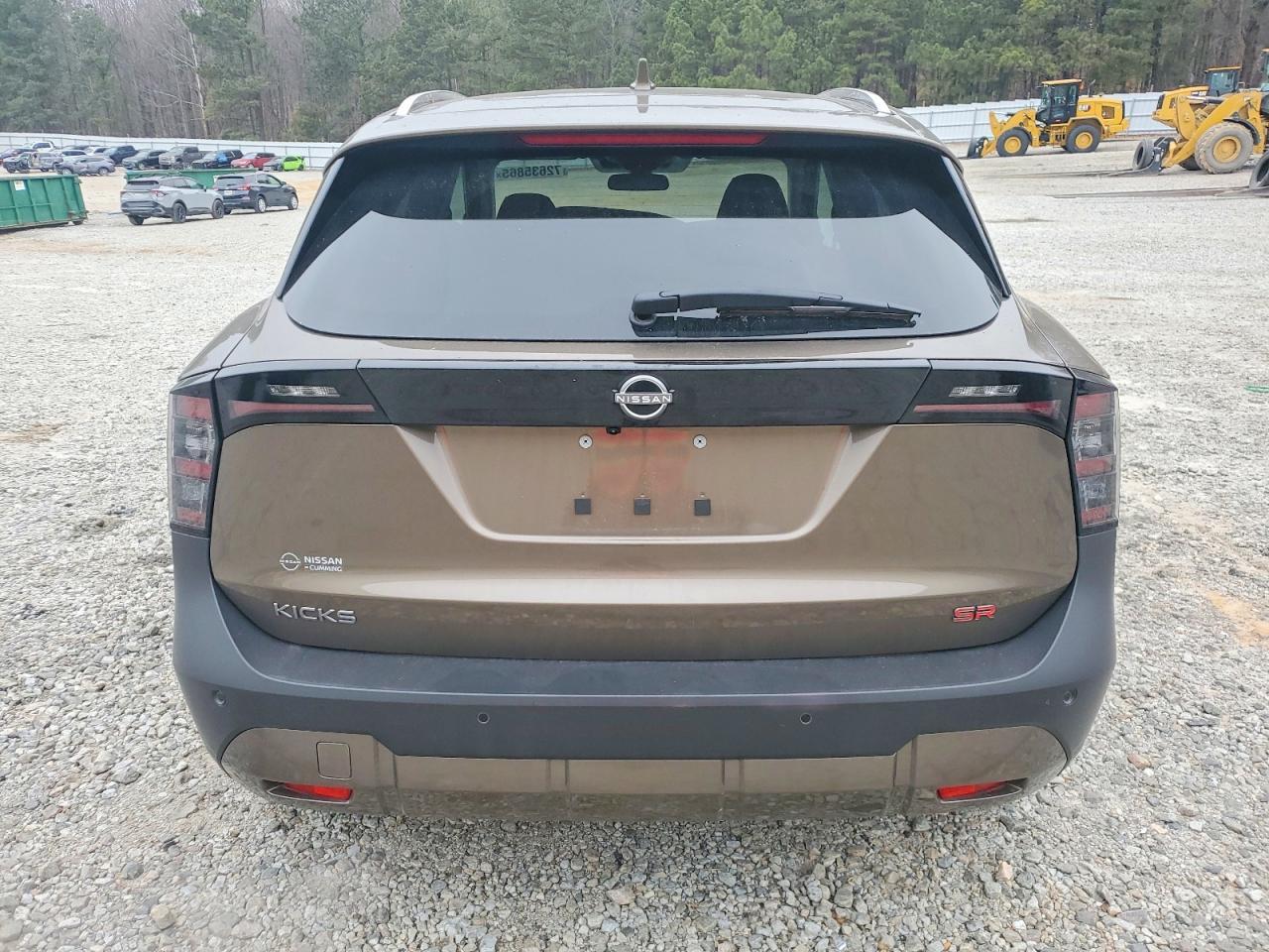 2025 Nissan Kicks sr