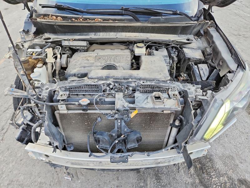 2018 Nissan Pathfinder s