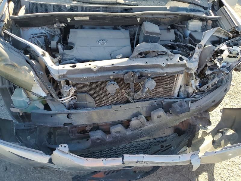 2014 Toyota Sienna le