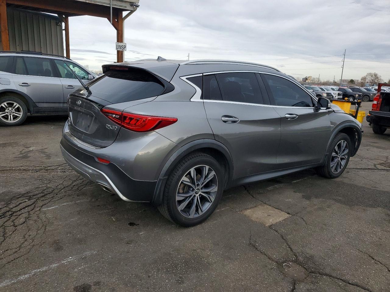 2017 Infiniti Qx30 Base