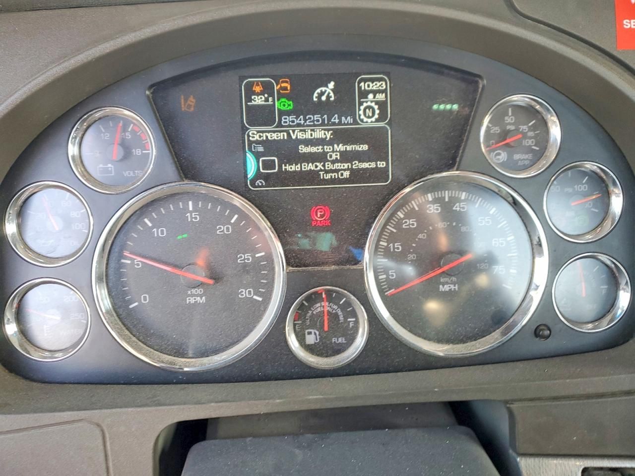 2015 Kenworth T680 Semi Truck