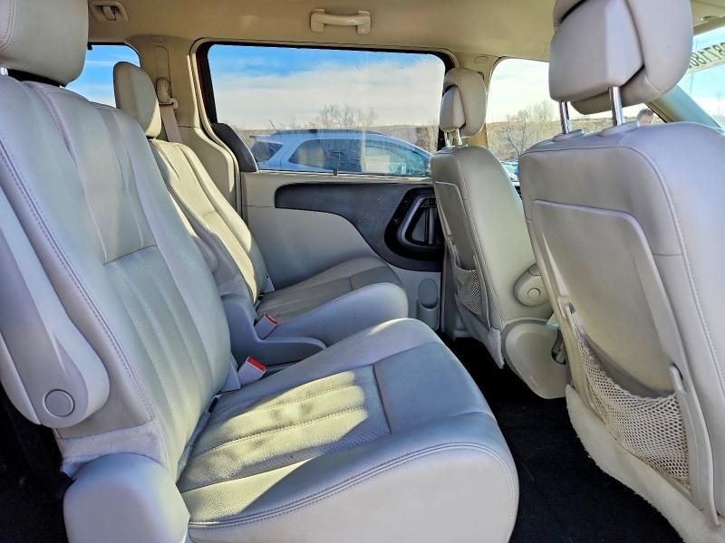 2014 Chrysler Town & Country Touring l
