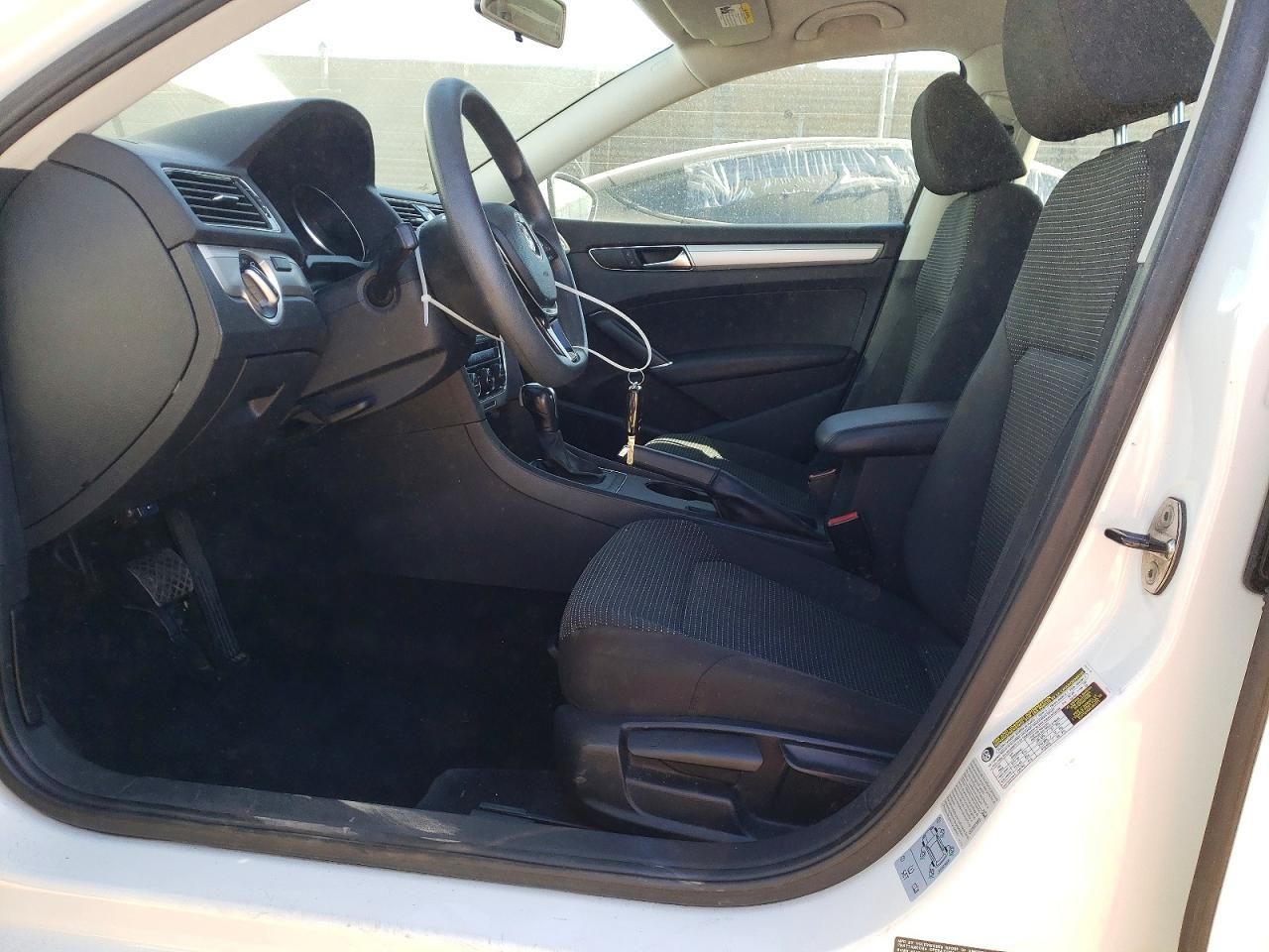 2016 Volkswagen Passat s