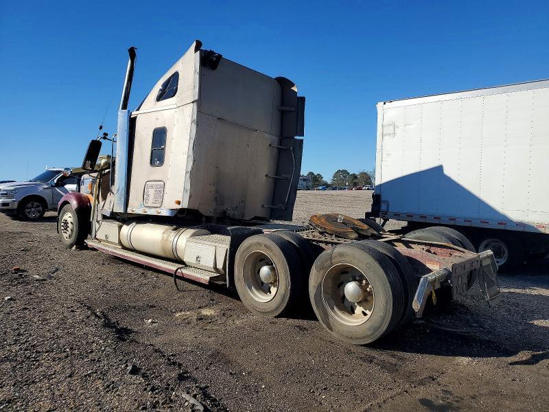 2005 Freightliner Coronado Semi Truck