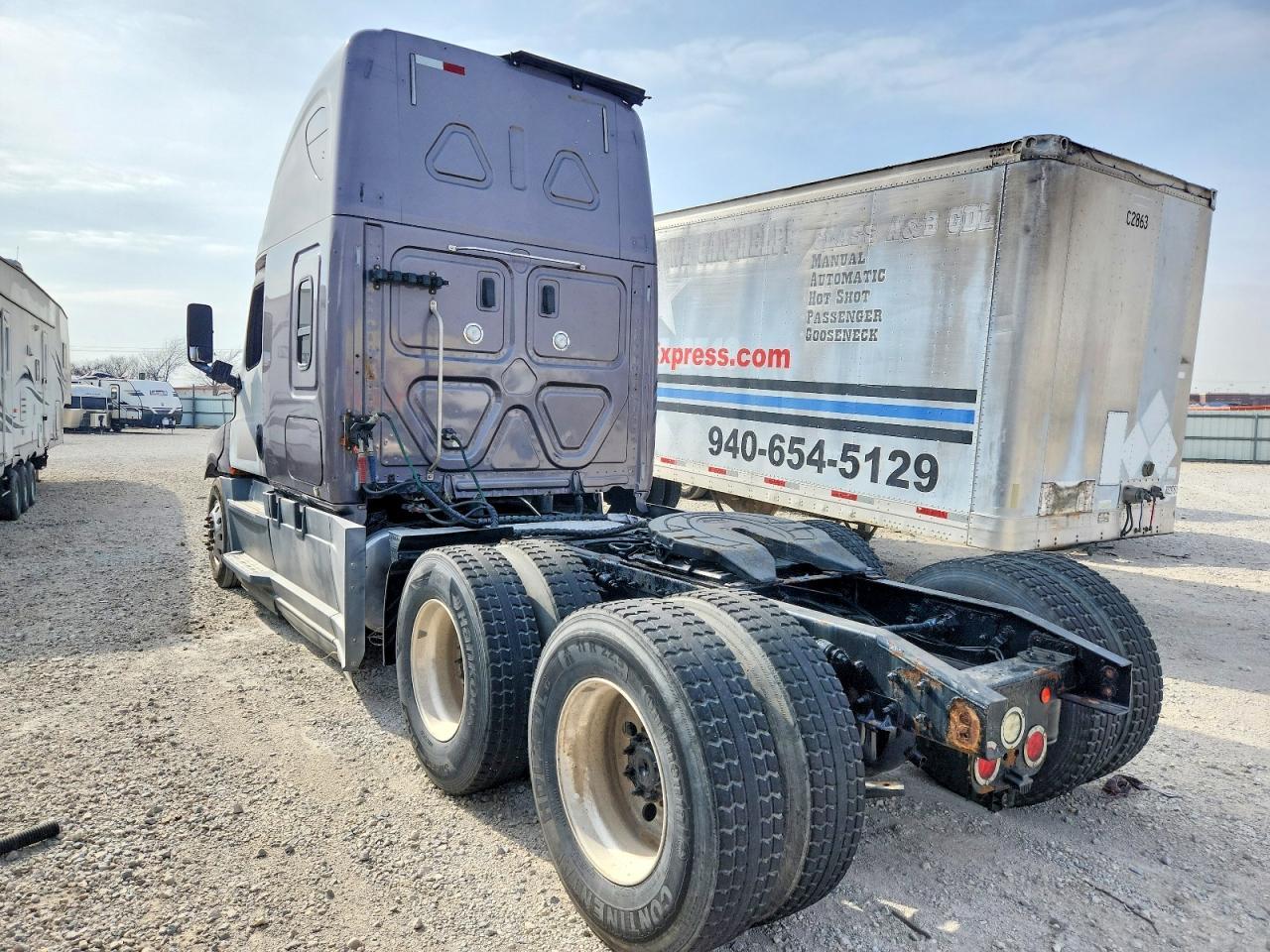 2019 Freightliner Cascadia 126 Semi Truck