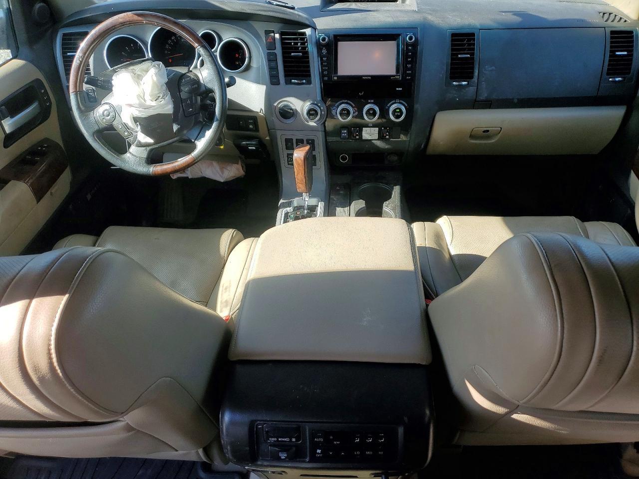2010 Toyota Sequoia Platinum